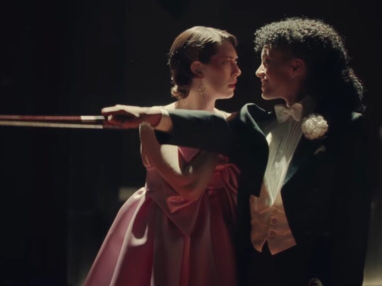 King Princess e Maisie Richardson-Sellers viverão um casal na nova temporada de Nine Perfect Strangers