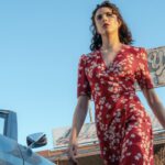 Margaret Qualley vive detetive lésbica no trailer de Honey Don’t